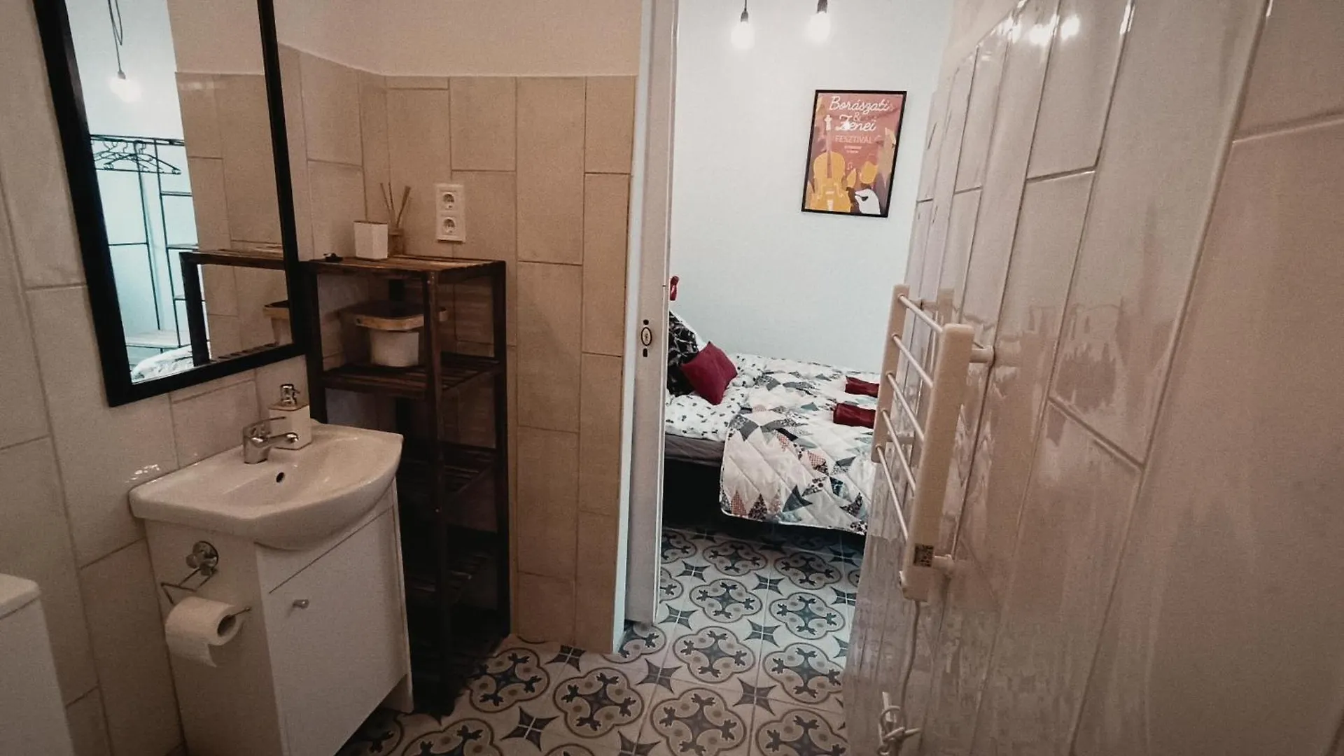Porta Red Apartment Budapest Hungary